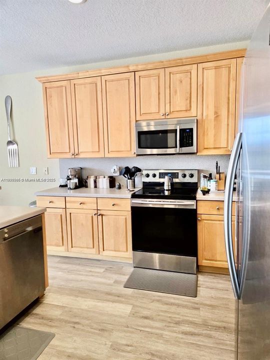 En Venta: $948,000 (5 camas, 3 baños, 2672 Pies cuadrados)