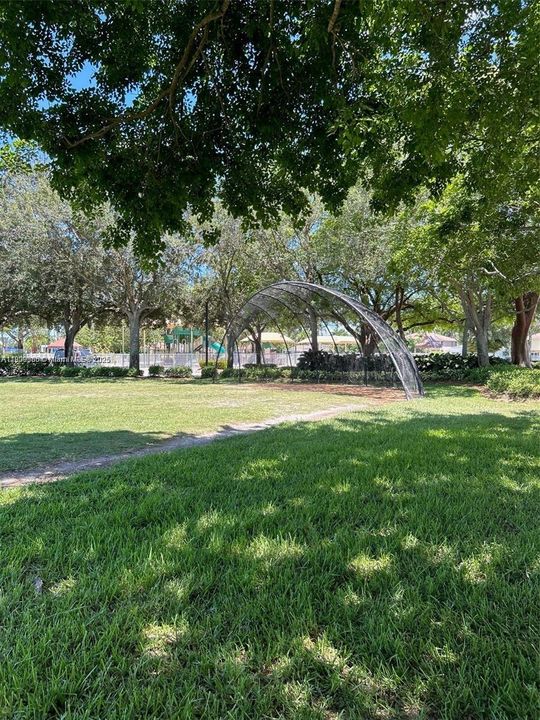 En Venta: $948,000 (5 camas, 3 baños, 2672 Pies cuadrados)