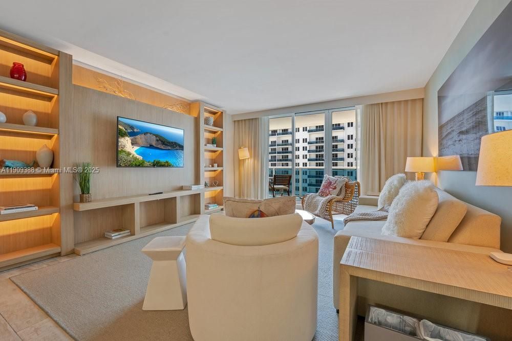 出租: $17,500 (1 贝兹, 1 浴室, 866 平方英尺)