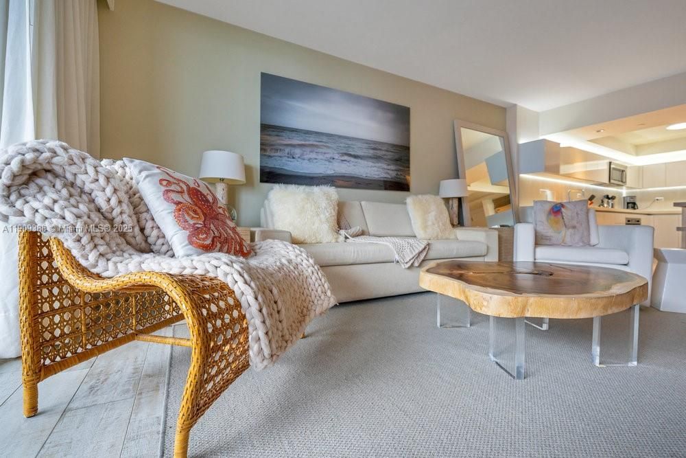 出租: $17,500 (1 贝兹, 1 浴室, 866 平方英尺)