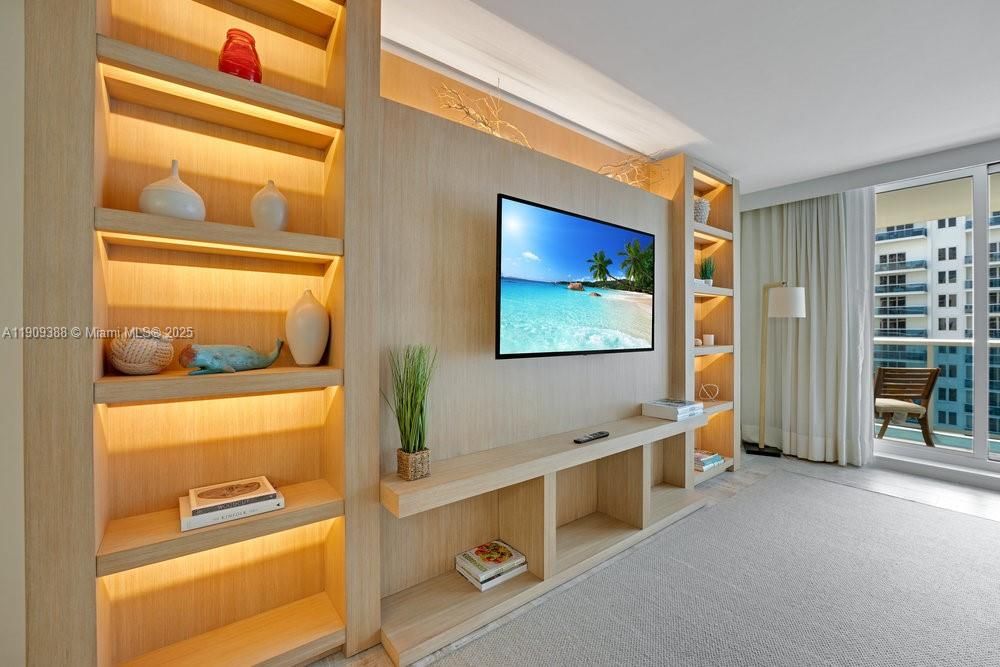 出租: $17,500 (1 贝兹, 1 浴室, 866 平方英尺)