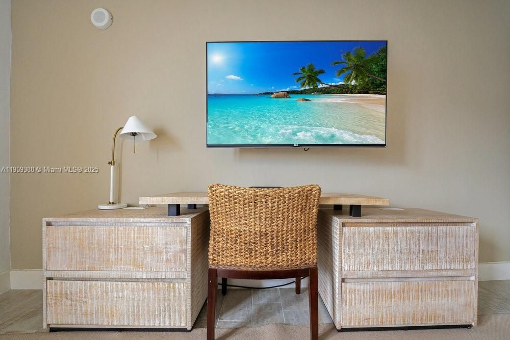 出租: $17,500 (1 贝兹, 1 浴室, 866 平方英尺)