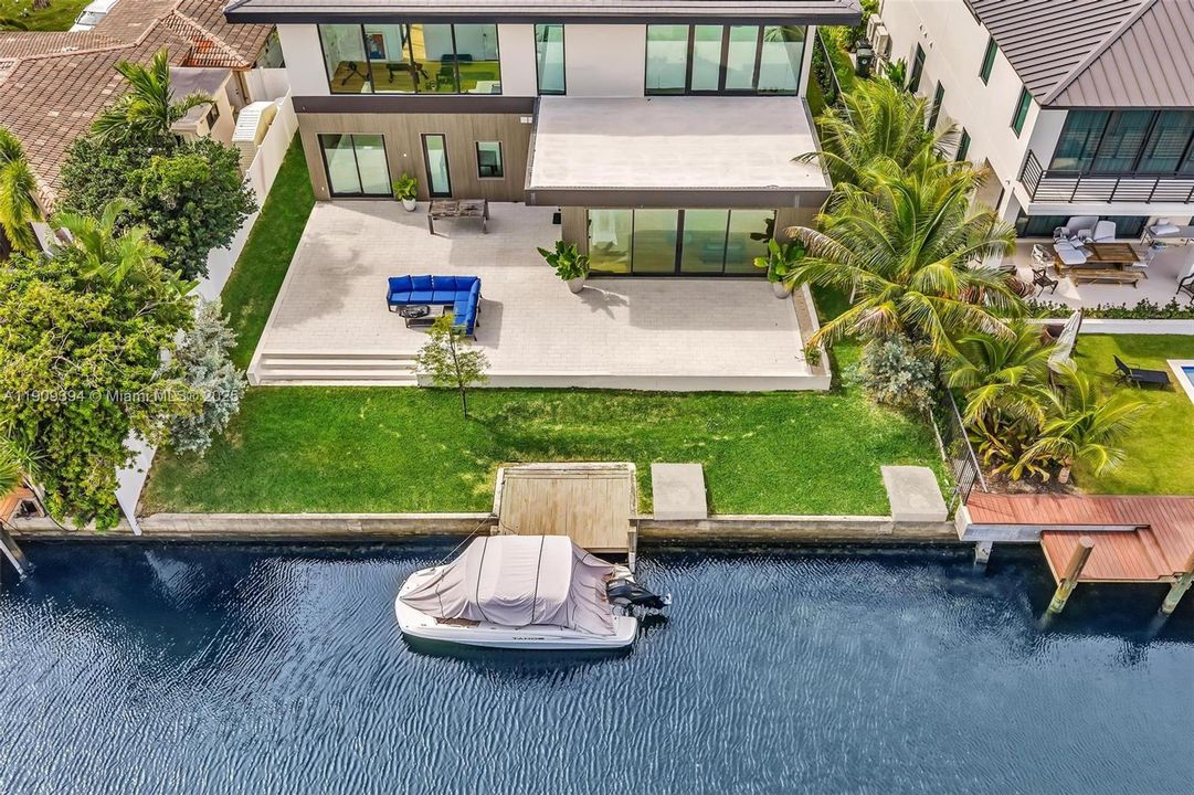 На продажу: $5,500,000 (4 спален, 4 ванн, 0 Квадратных фут)