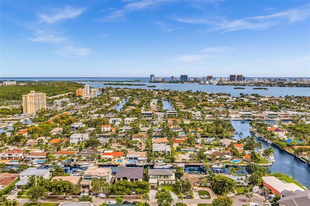 На продажу: $5,500,000 (4 спален, 4 ванн, 0 Квадратных фут)