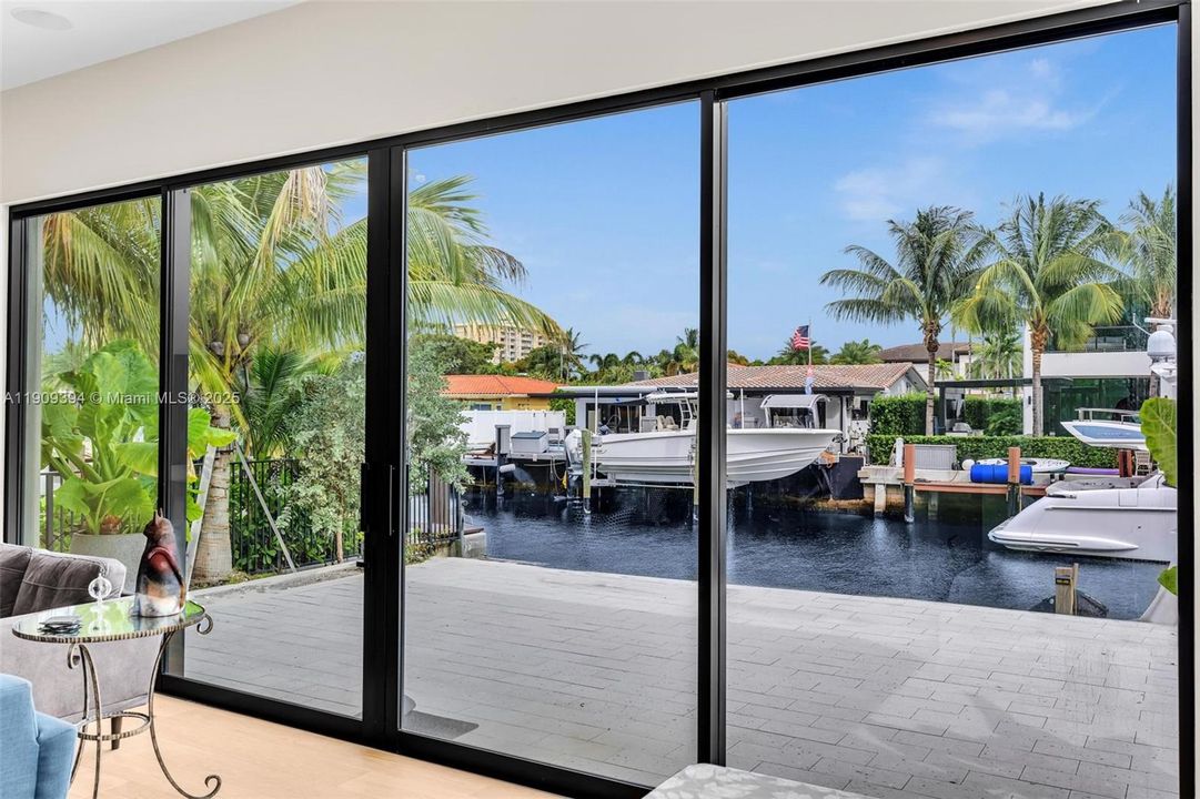 На продажу: $5,500,000 (4 спален, 4 ванн, 0 Квадратных фут)