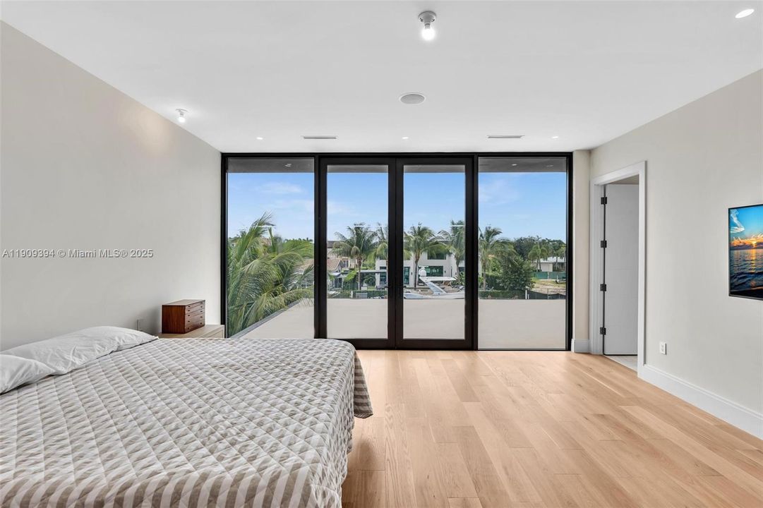 На продажу: $5,500,000 (4 спален, 4 ванн, 0 Квадратных фут)