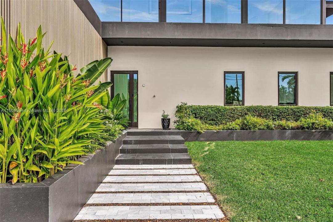 На продажу: $5,500,000 (4 спален, 4 ванн, 0 Квадратных фут)