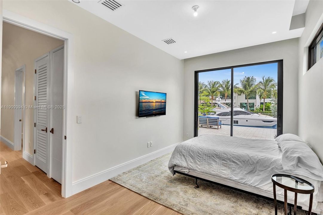 На продажу: $5,500,000 (4 спален, 4 ванн, 0 Квадратных фут)