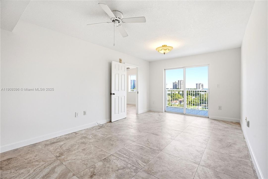 Recently Rented: $3,495 (2 beds, 2 baths, 1358 Square Feet)