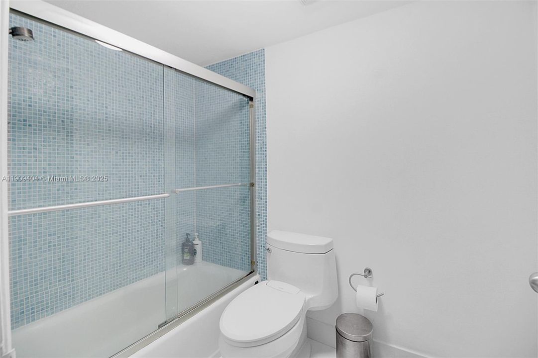 На продажу: $700,000 (2 спален, 2 ванн, 1088 Квадратных фут)