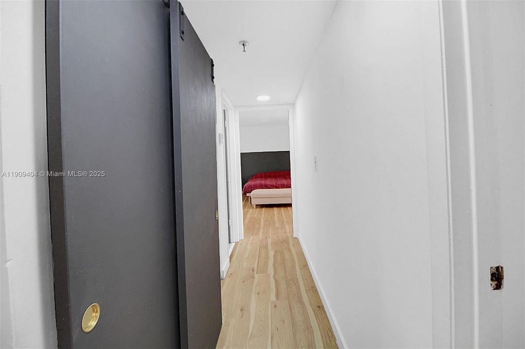 На продажу: $700,000 (2 спален, 2 ванн, 1088 Квадратных фут)