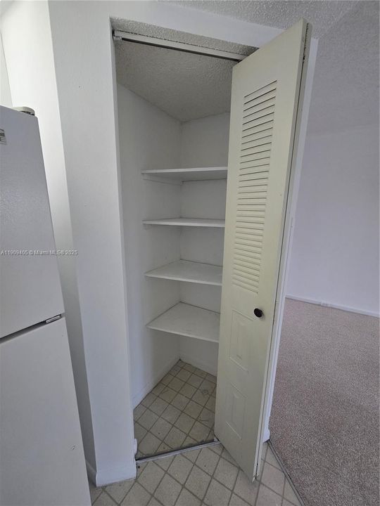 待售: $115,000 (1 贝兹, 1 浴室, 840 平方英尺)