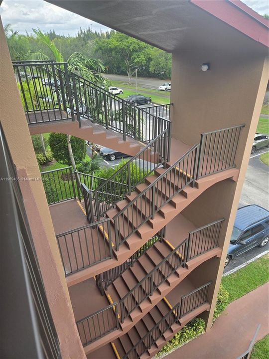 待售: $115,000 (1 贝兹, 1 浴室, 840 平方英尺)