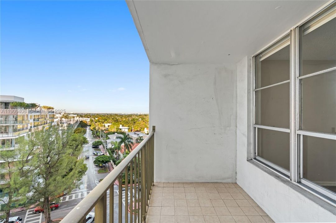 Recently Rented: $2,600 (1 beds, 1 baths, 835 Square Feet)