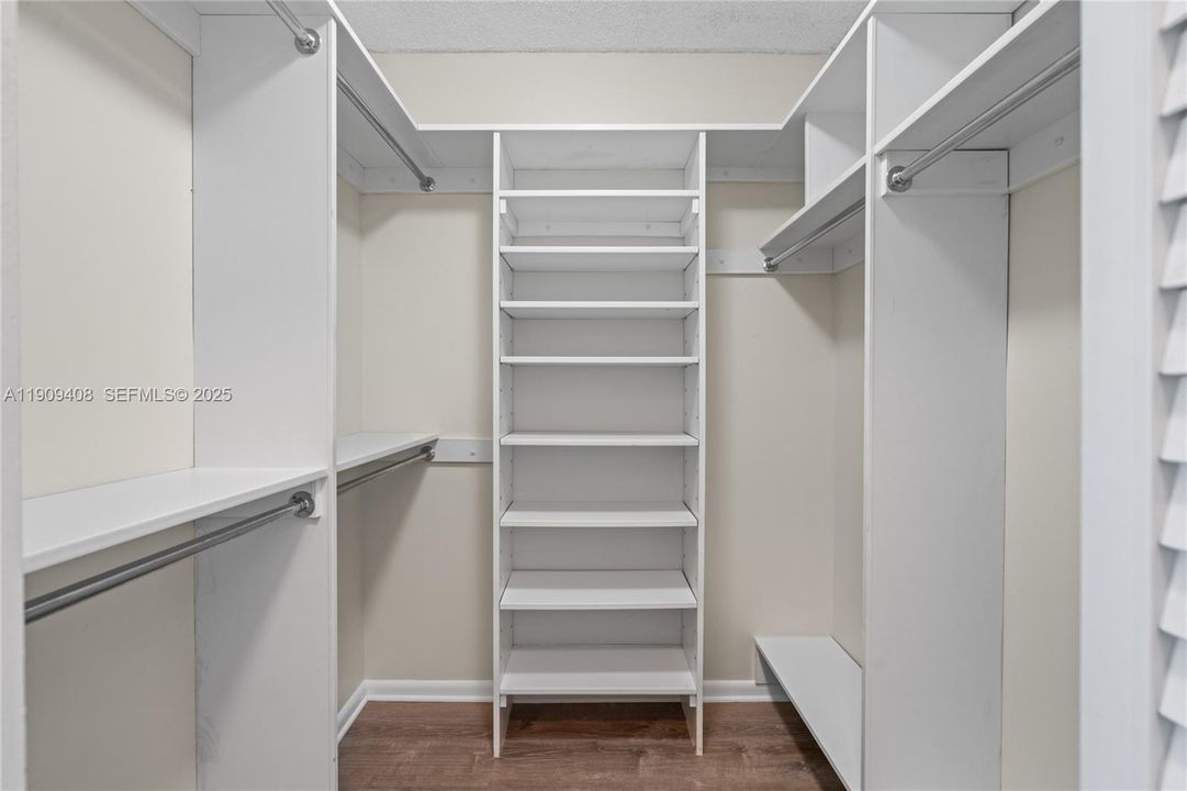 Recently Rented: $2,600 (1 beds, 1 baths, 835 Square Feet)