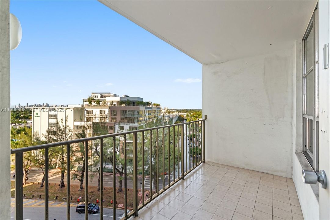 Recently Rented: $2,600 (1 beds, 1 baths, 835 Square Feet)