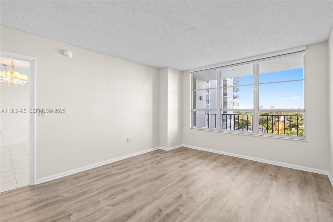 Recently Rented: $2,600 (1 beds, 1 baths, 835 Square Feet)