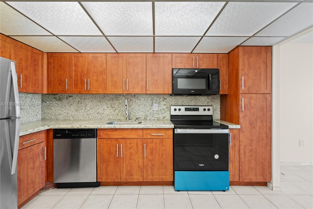 Recently Rented: $2,600 (1 beds, 1 baths, 835 Square Feet)