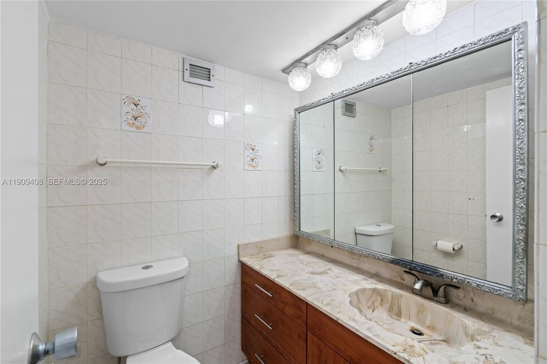 Recently Rented: $2,600 (1 beds, 1 baths, 835 Square Feet)