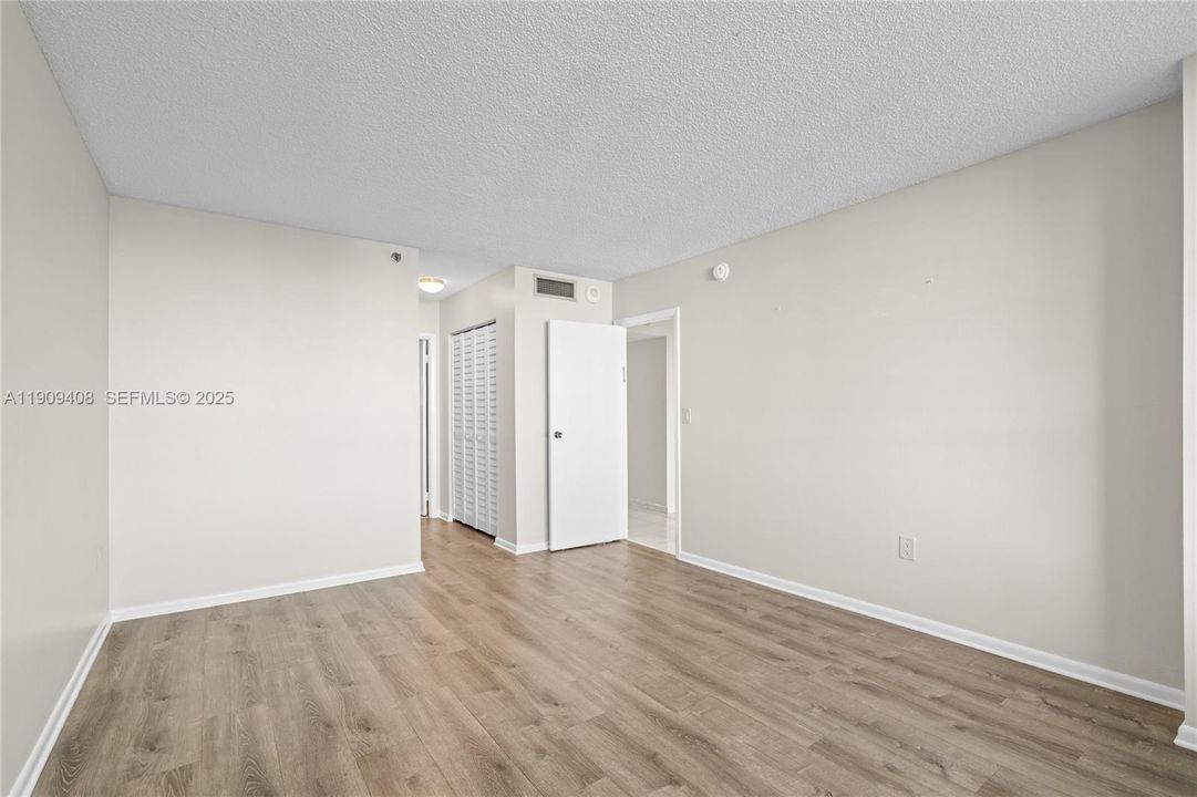 Recently Rented: $2,600 (1 beds, 1 baths, 835 Square Feet)