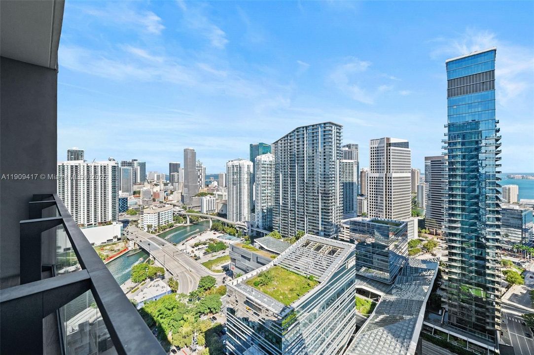 待售: $1,250,000 (2 贝兹, 2 浴室, 1270 平方英尺)