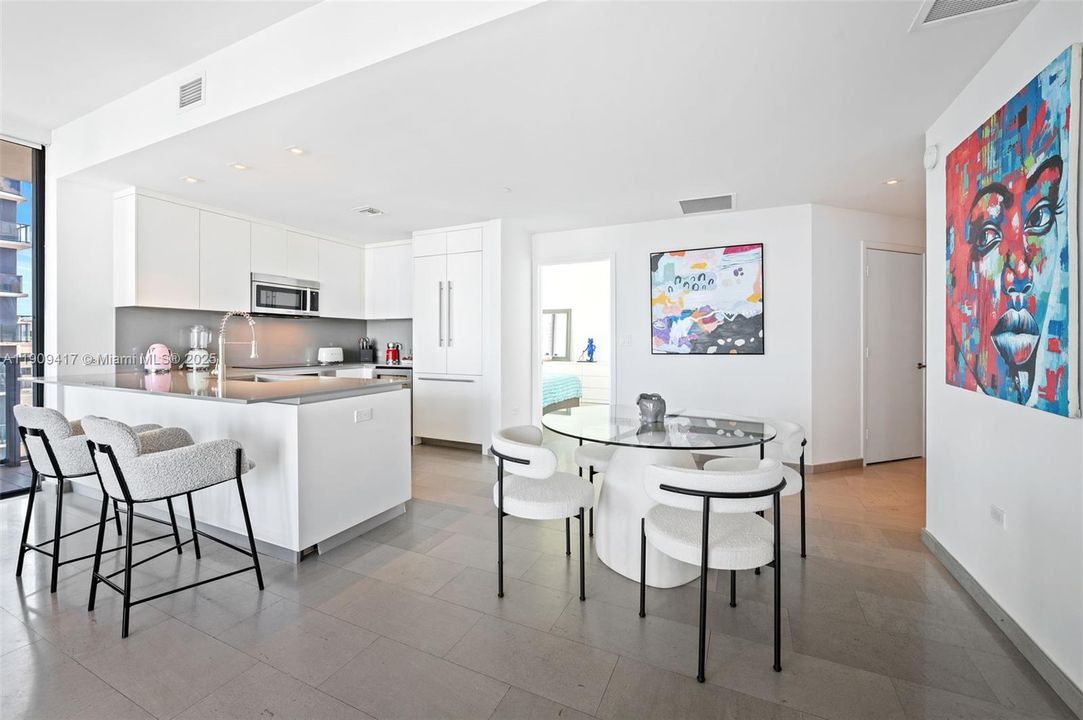 待售: $1,250,000 (2 贝兹, 2 浴室, 1270 平方英尺)