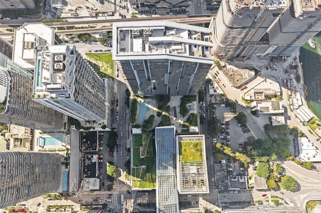 待售: $1,250,000 (2 贝兹, 2 浴室, 1270 平方英尺)