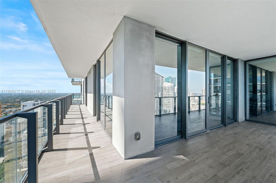 待售: $1,250,000 (2 贝兹, 2 浴室, 1270 平方英尺)