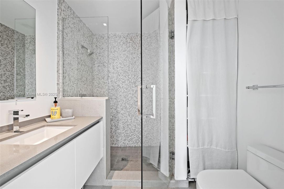 待售: $1,250,000 (2 贝兹, 2 浴室, 1270 平方英尺)