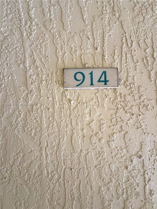 合同活跃: $1,450 (1 贝兹, 1 浴室, 785 平方英尺)