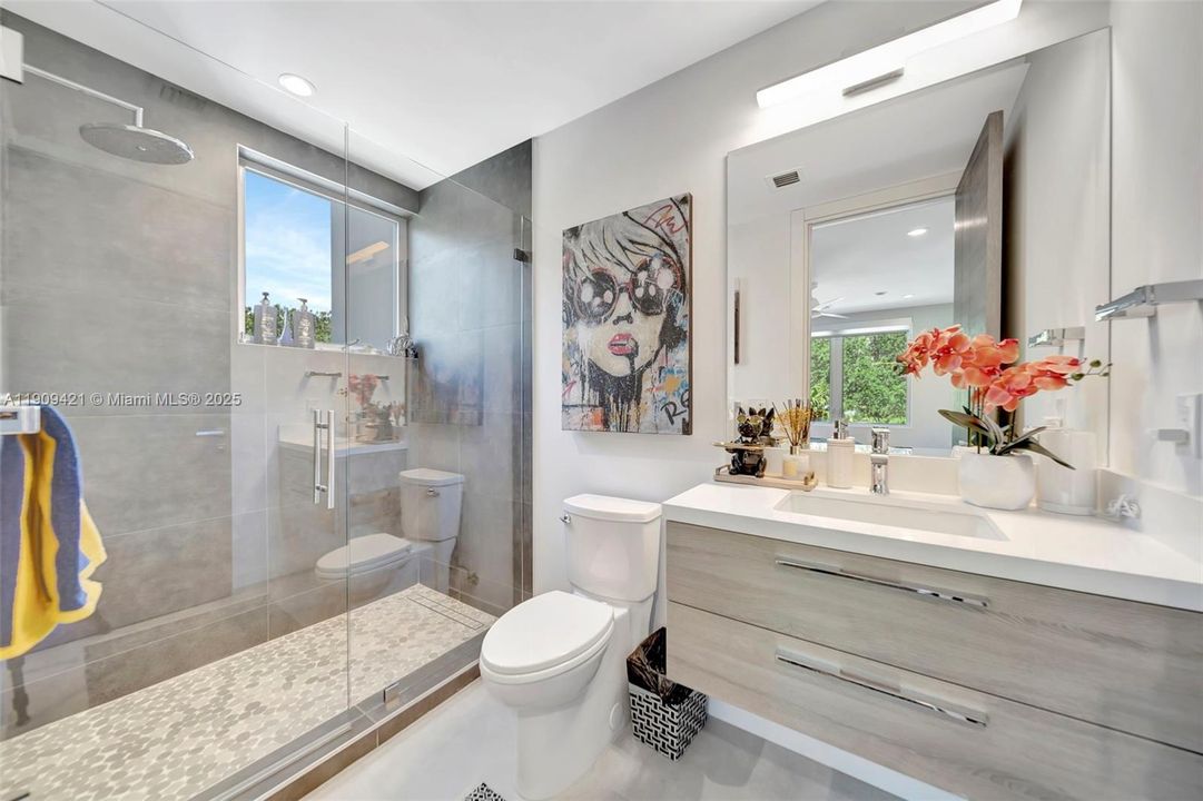 出租: $26,000 (4 贝兹, 4 浴室, 3020 平方英尺)