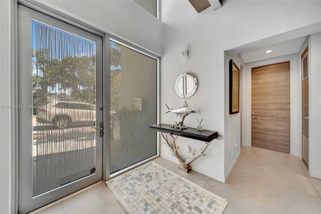 出租: $26,000 (4 贝兹, 4 浴室, 3020 平方英尺)