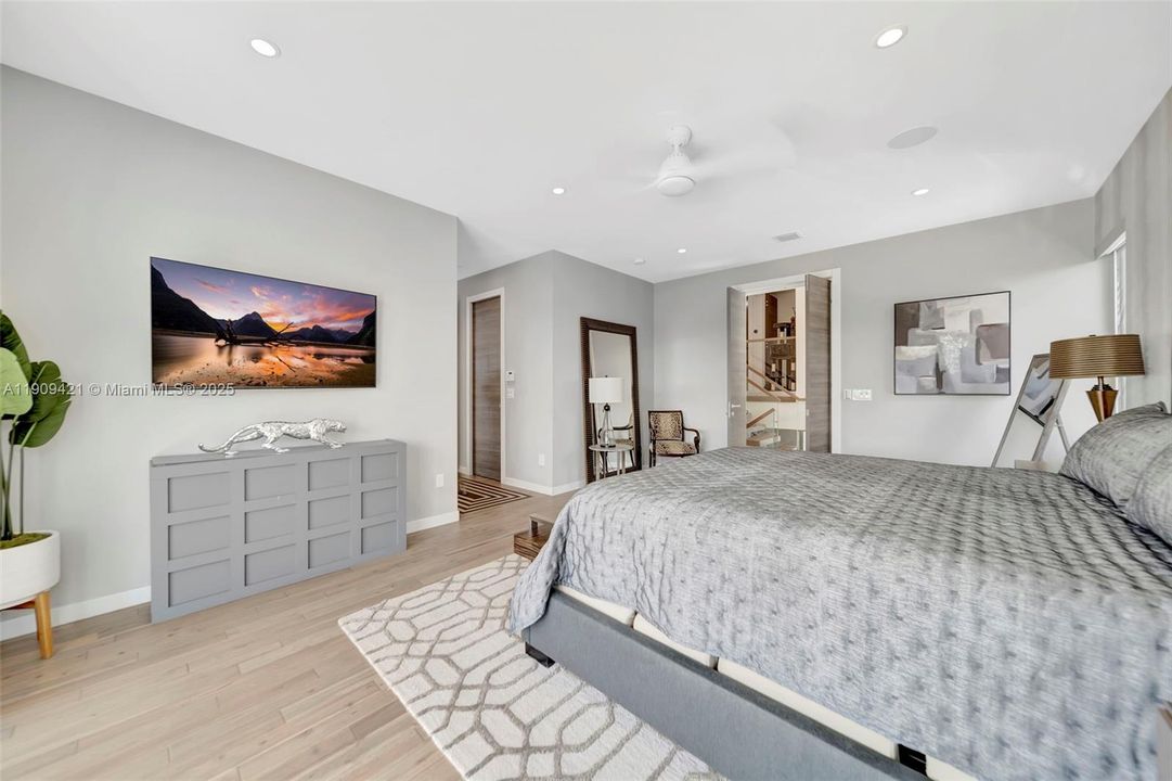 出租: $26,000 (4 贝兹, 4 浴室, 3020 平方英尺)