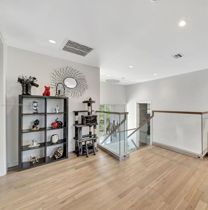 出租: $26,000 (4 贝兹, 4 浴室, 3020 平方英尺)