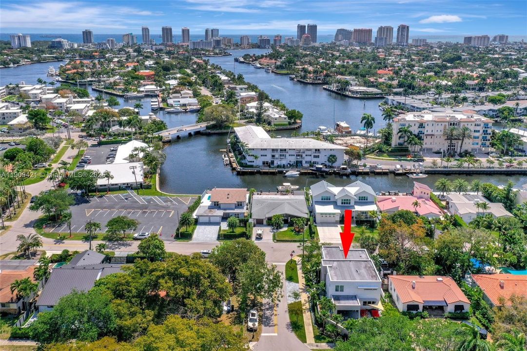 出租: $26,000 (4 贝兹, 4 浴室, 3020 平方英尺)