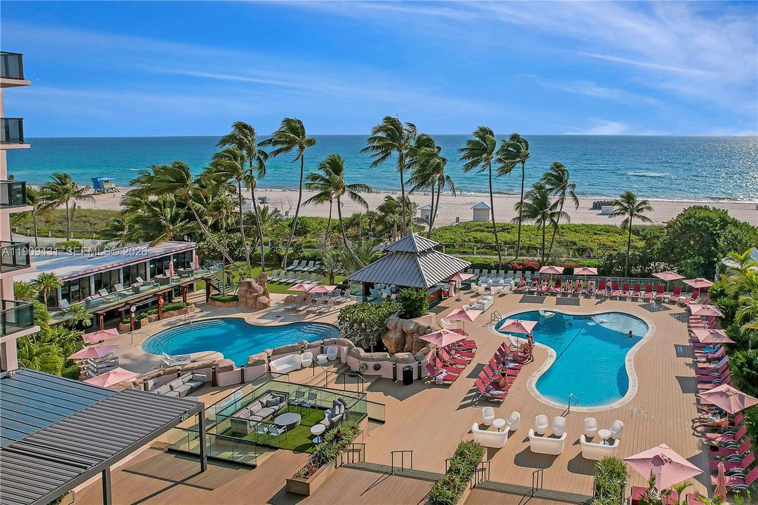 Active With Contract: $489,000 (1 beds, 1 baths, 790 Square Feet)