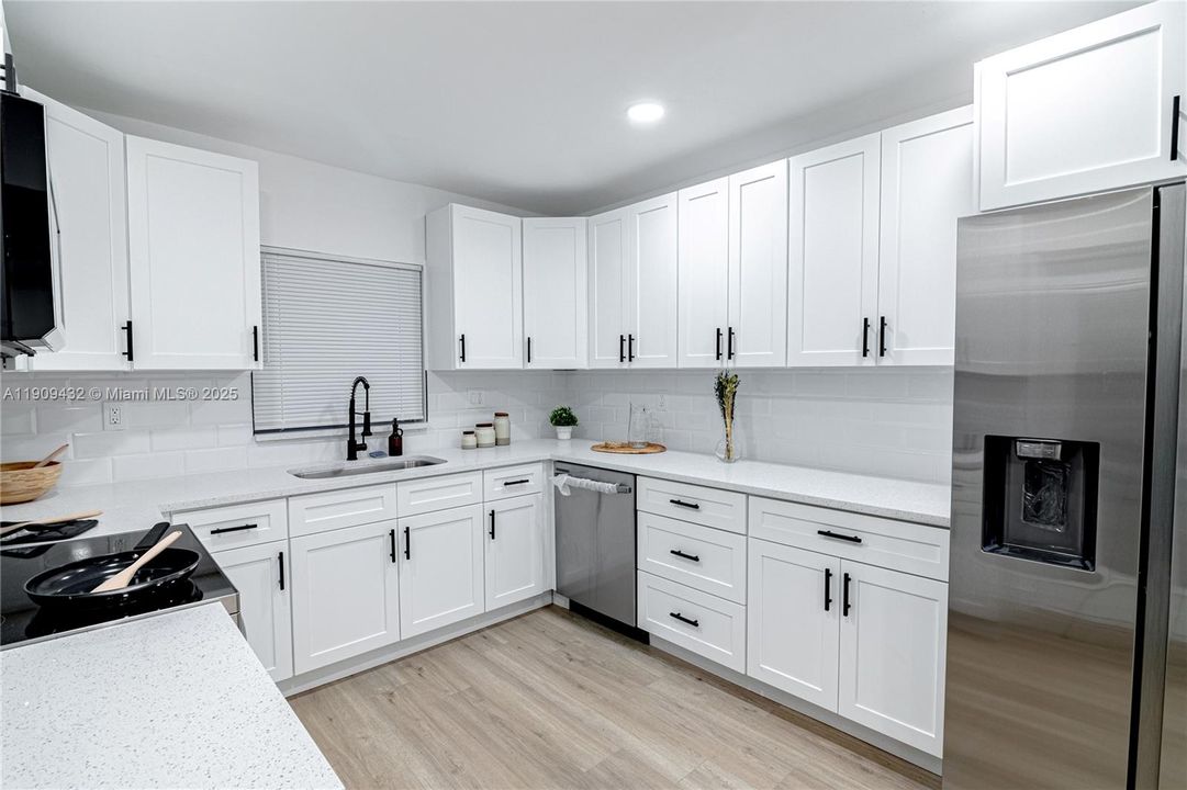 Active With Contract: $579,000 (3 beds, 2 baths, 1490 Square Feet)