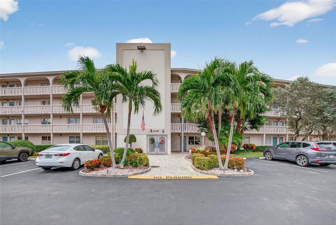 待售: $110,000 (2 贝兹, 2 浴室, 1156 平方英尺)