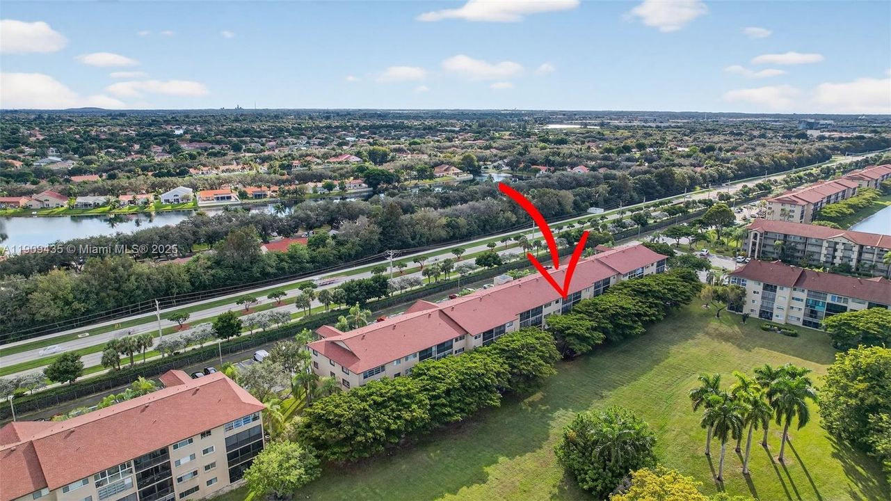 For Sale: $194,000 (1 beds, 1 baths, 940 Square Feet)