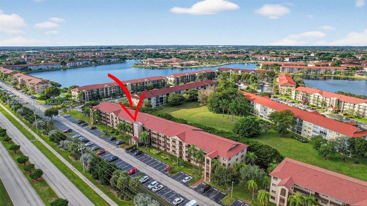 For Sale: $194,000 (1 beds, 1 baths, 940 Square Feet)