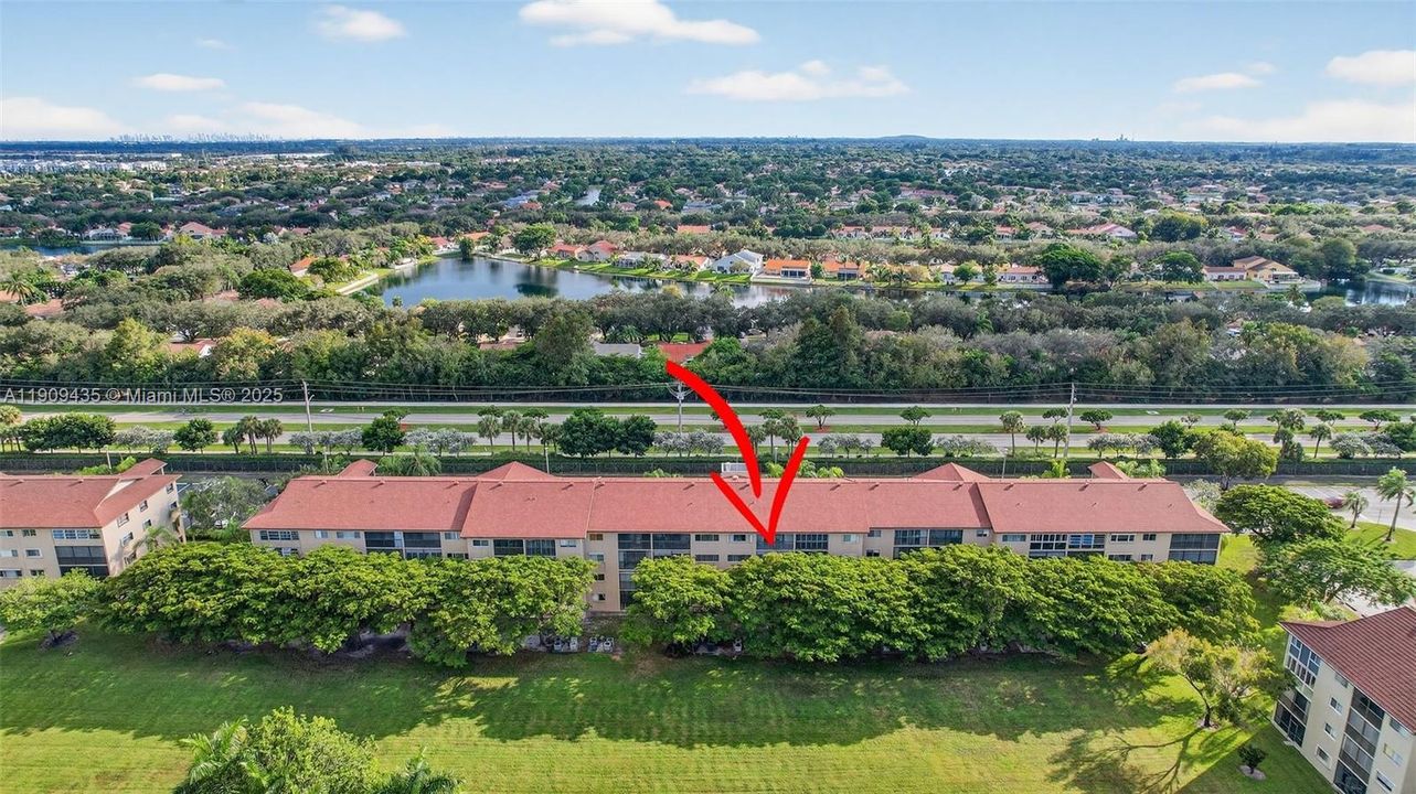 For Sale: $194,000 (1 beds, 1 baths, 940 Square Feet)