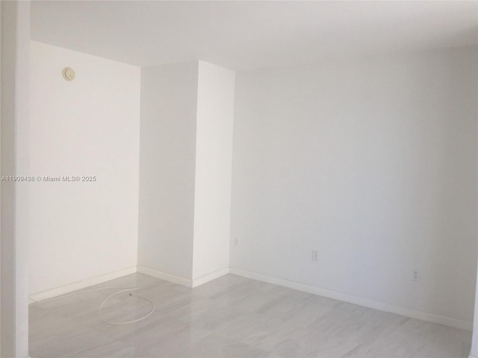 Recientemente alquilado: $4,100 (2 camas, 2 baños, 1256 Pies cuadrados)