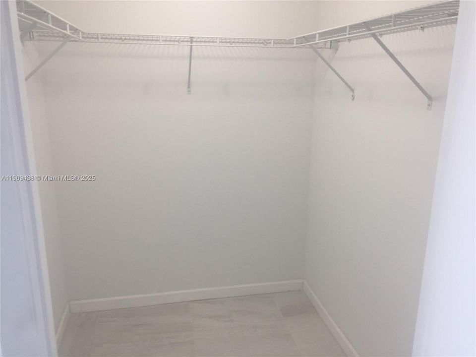 Recientemente alquilado: $4,100 (2 camas, 2 baños, 1256 Pies cuadrados)