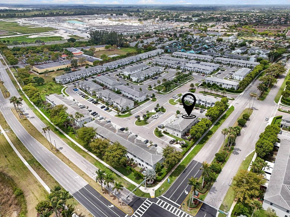 For Rent: $2,600 (3 beds, 2 baths, 1545 Square Feet)