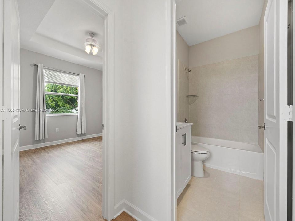 For Rent: $2,600 (3 beds, 2 baths, 1545 Square Feet)