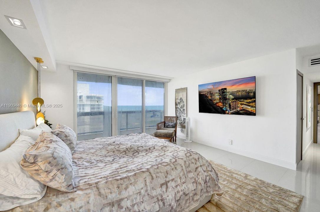 For Sale: $1,590,000 (4 beds, 2 baths, 2360 Square Feet)