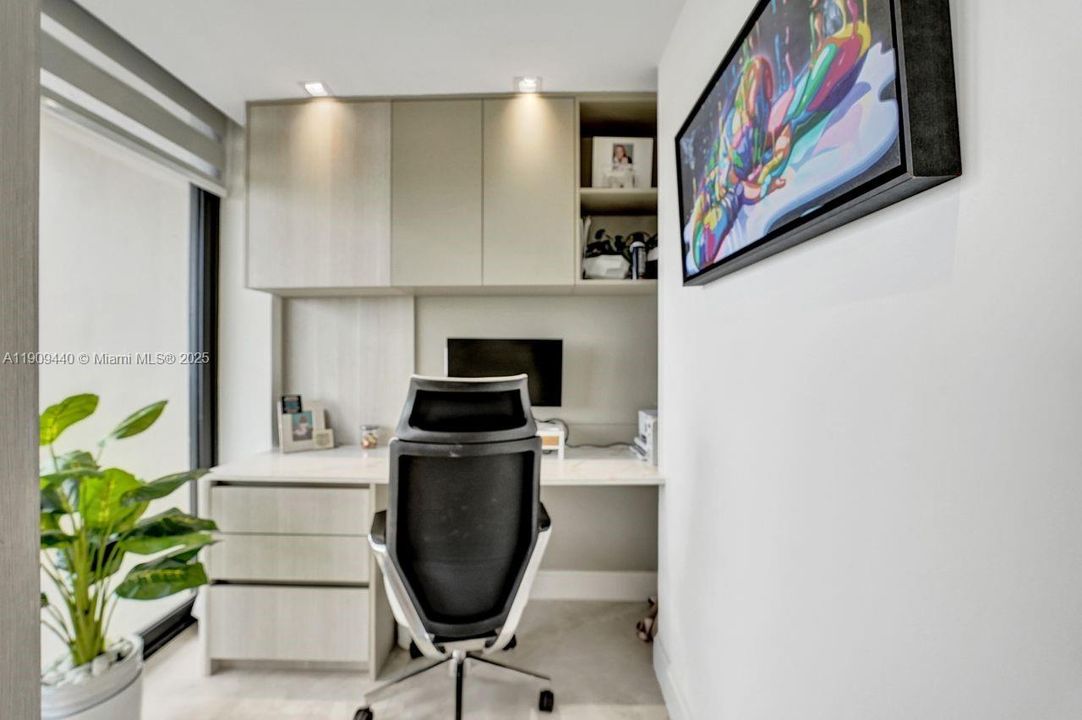 For Sale: $1,590,000 (4 beds, 2 baths, 2360 Square Feet)