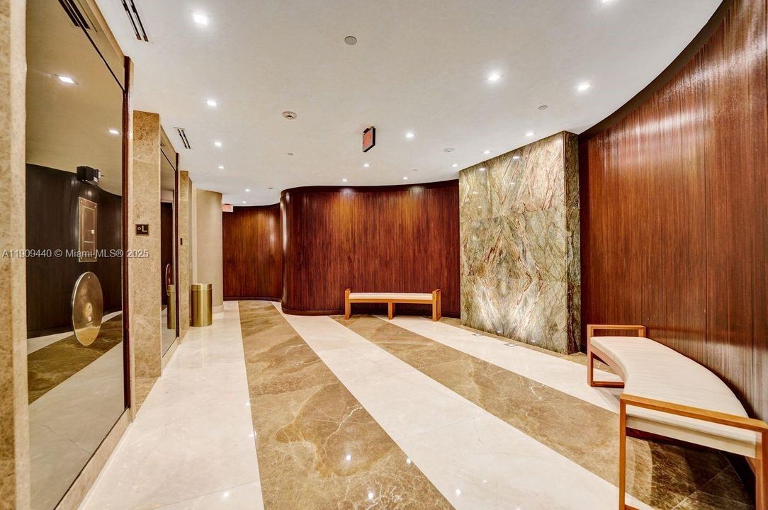 For Sale: $1,590,000 (4 beds, 2 baths, 2360 Square Feet)