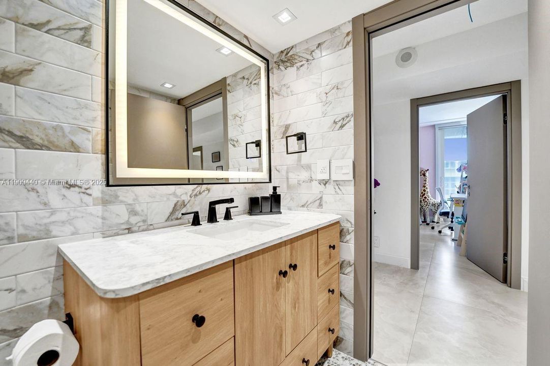 For Sale: $1,590,000 (4 beds, 2 baths, 2360 Square Feet)