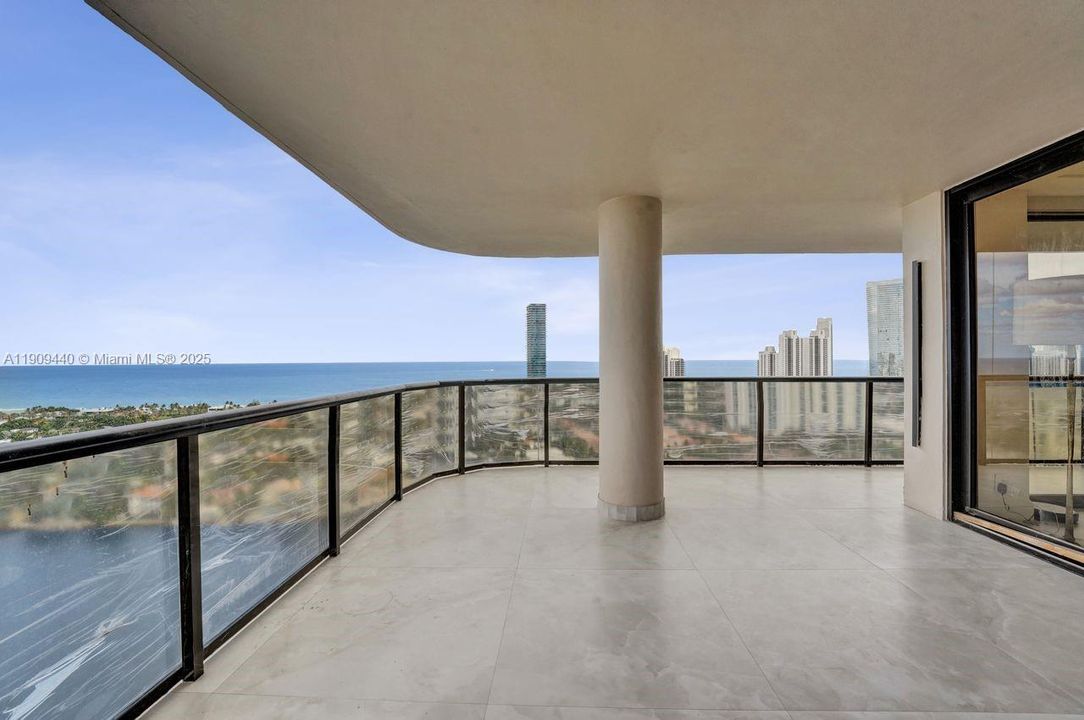 For Sale: $1,590,000 (4 beds, 2 baths, 2360 Square Feet)